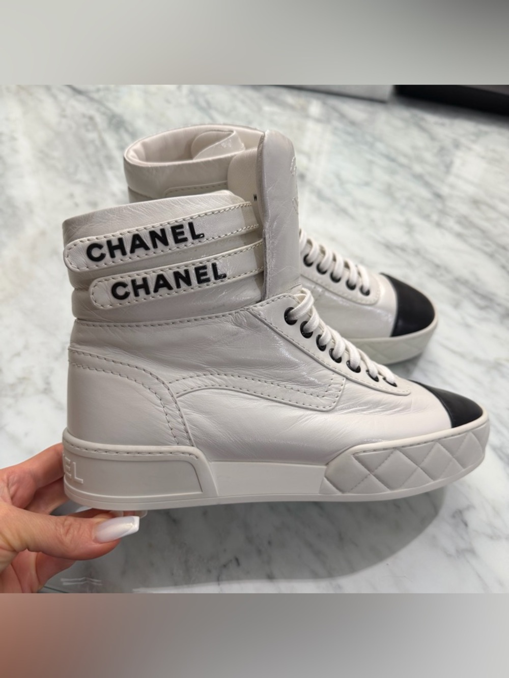 Beautiful Chanel logo White High-Top Sneakers booties 2023 rare